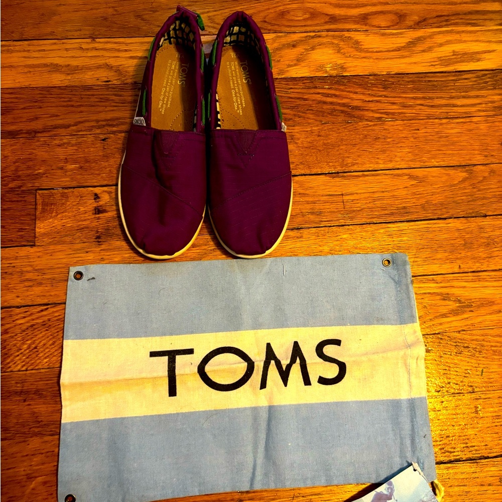 BRAND NEW WITH DUST BAG , TOMS Purple Lilac Bimini Stitchout Slip-on Shoes youth